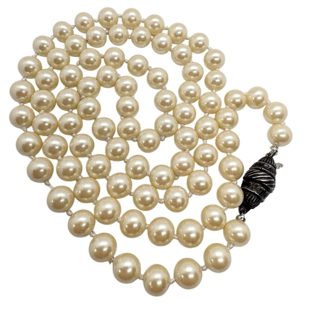 Vintage Knotted Faux Pearl Necklace 31 Inch Silver Tone Decorative Clasp Cream‎